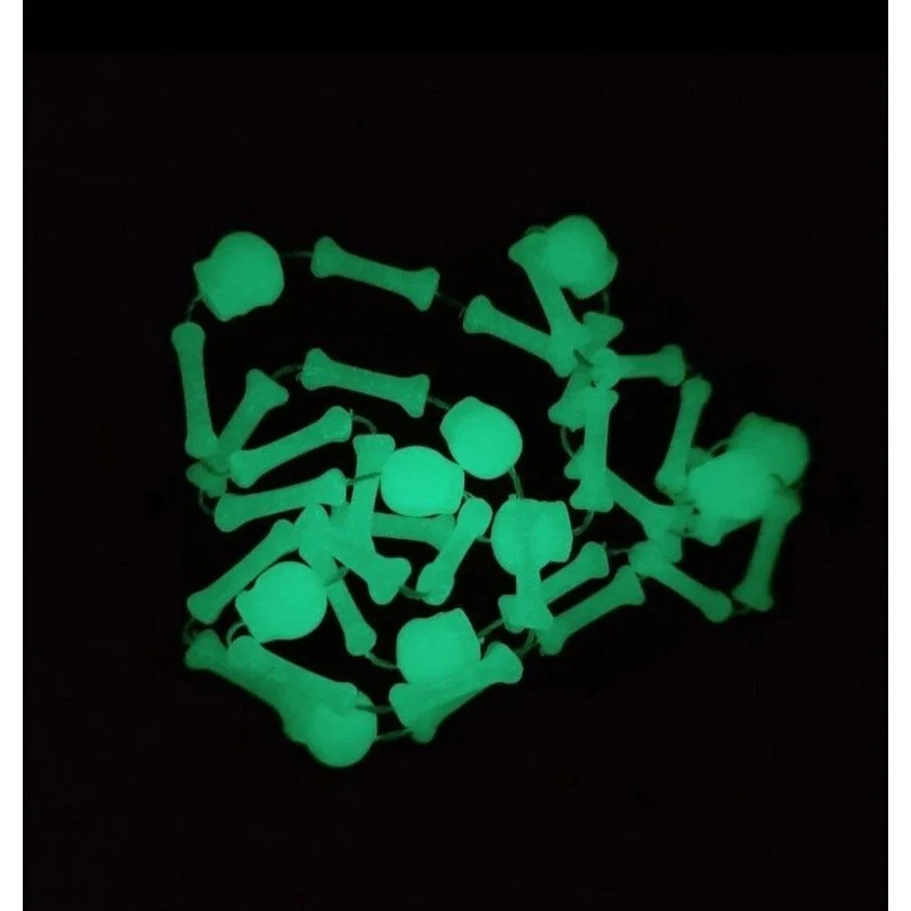 Lot of 6 Glow in the Dark Necklace Bat Skull Bones Party Favor Science 31